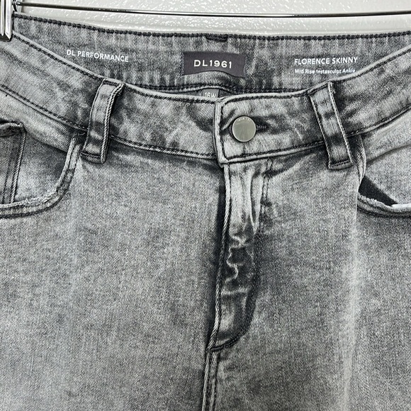 DL1961 Grey Florence Skinny Mid Rise Distressed Ankle Jeans Women Size 16W - Picture 2 of 5